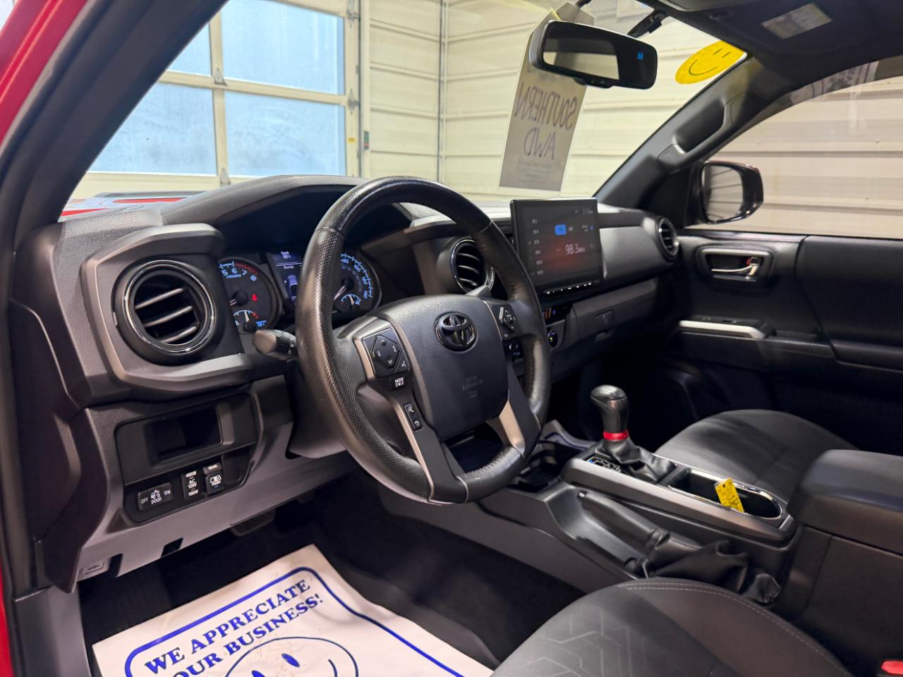 Toyota Tacoma TRD Sport Double Cab 5' Bed V6 4x4 AT (Natl) 2017
