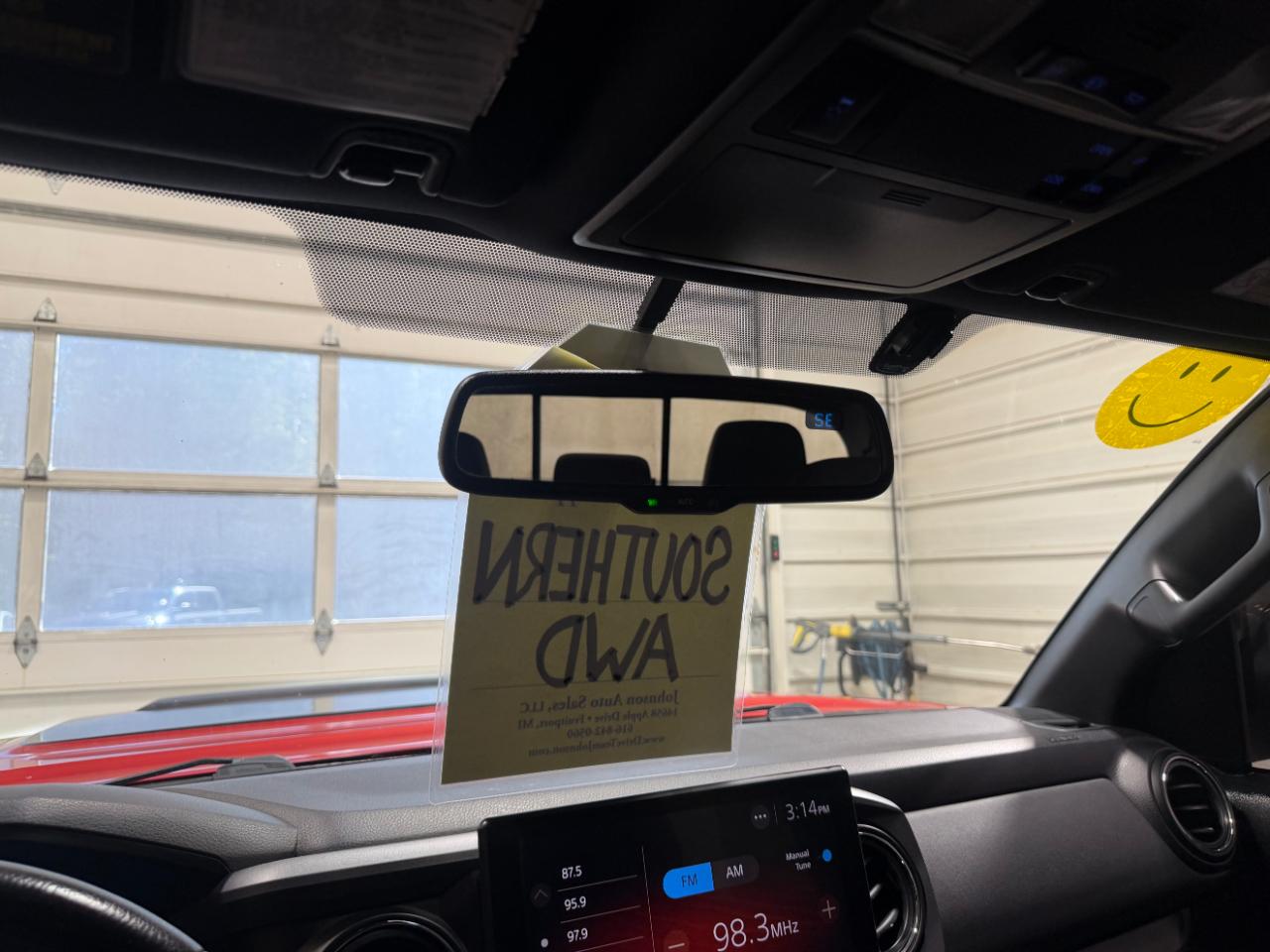 Toyota Tacoma TRD Sport Double Cab 5' Bed V6 4x4 AT (Natl) 2017