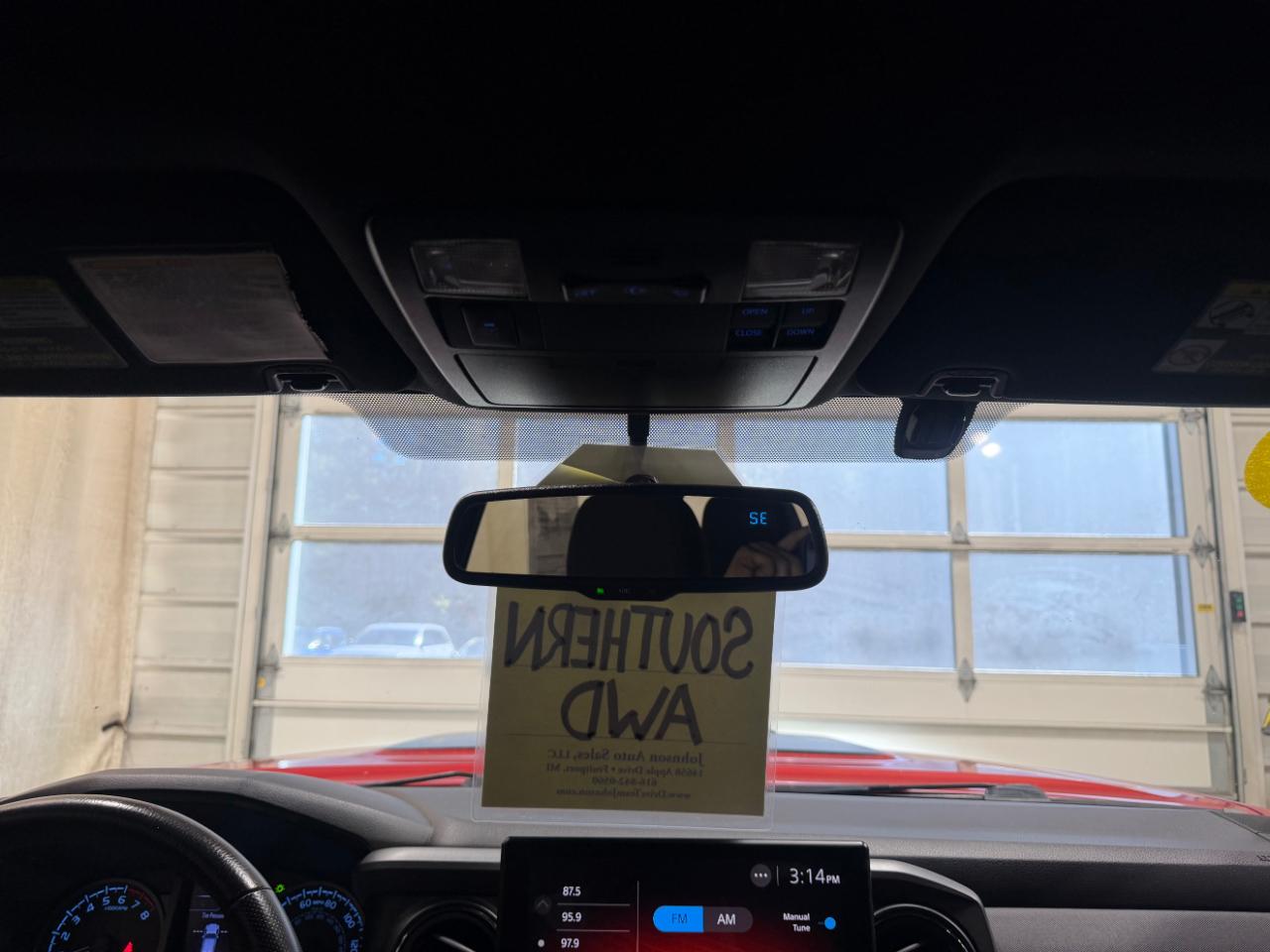 Toyota Tacoma TRD Sport Double Cab 5' Bed V6 4x4 AT (Natl) 2017