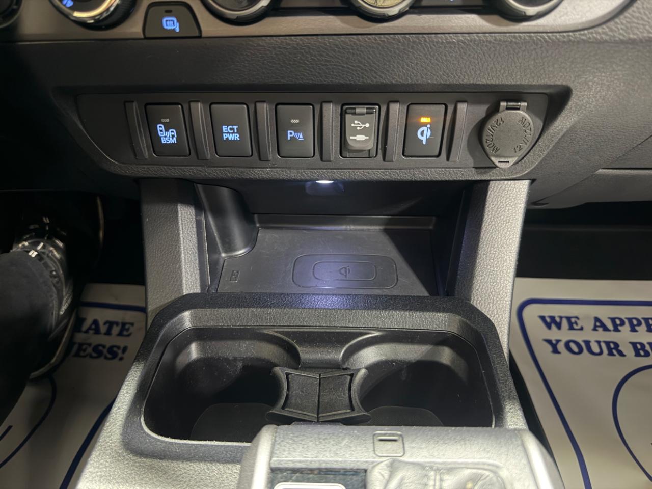 Toyota Tacoma TRD Sport Double Cab 5' Bed V6 4x4 AT (Natl) 2017