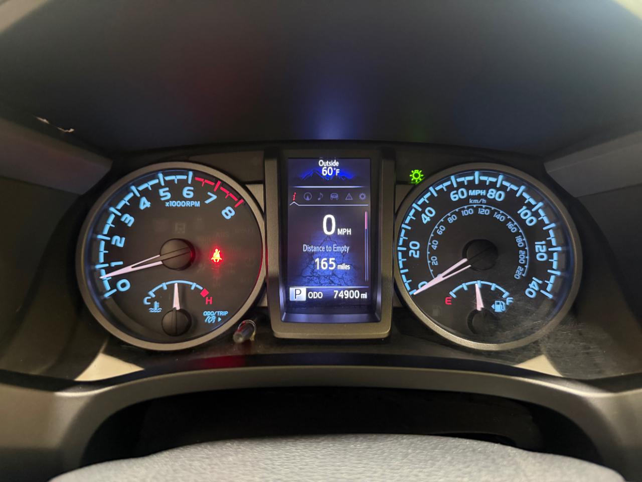 Toyota Tacoma TRD Sport Double Cab 5' Bed V6 4x4 AT (Natl) 2017