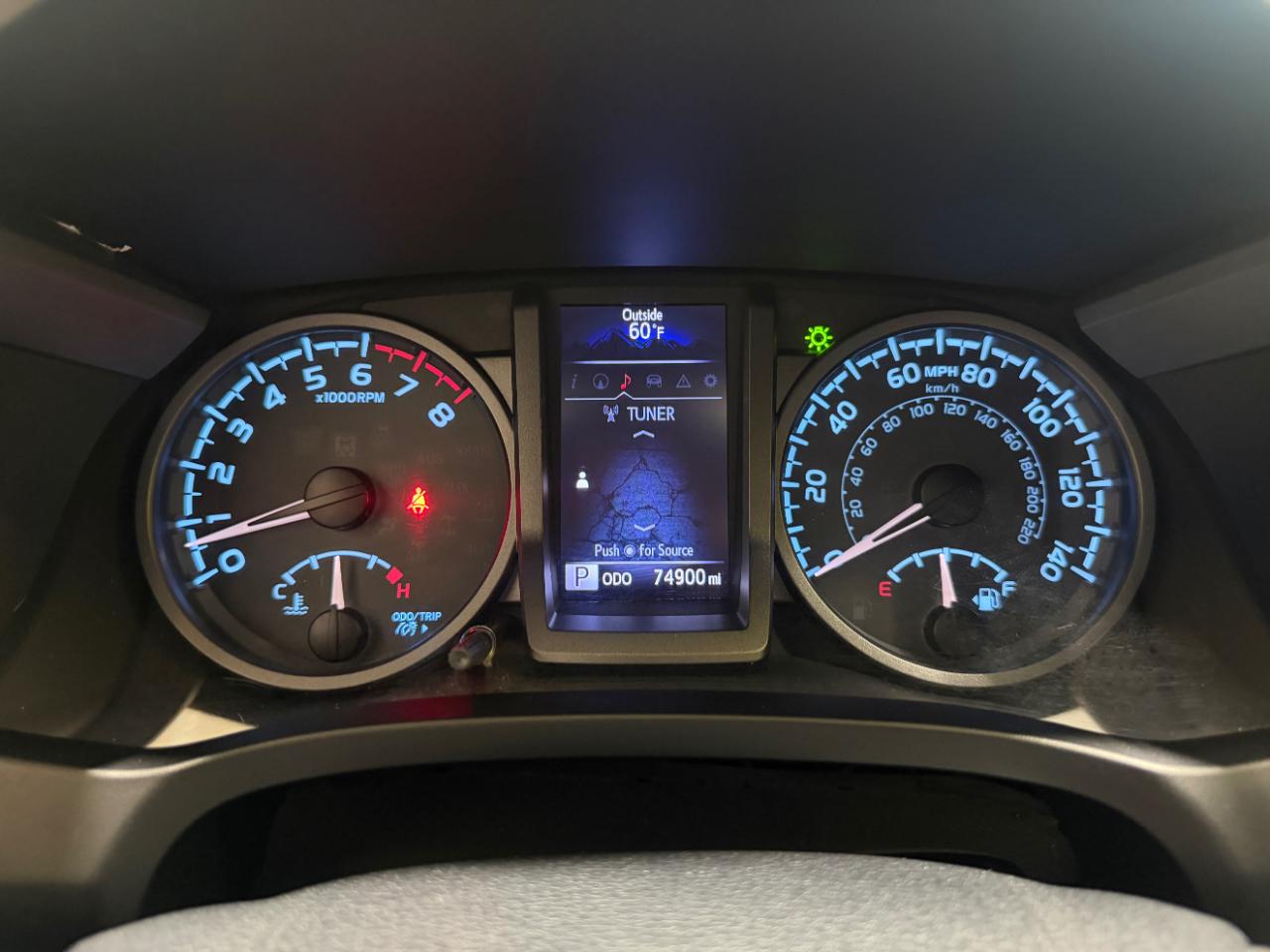 Toyota Tacoma TRD Sport Double Cab 5' Bed V6 4x4 AT (Natl) 2017