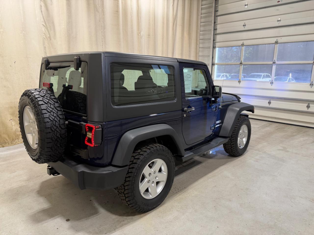 Jeep Wrangler 4WD 2dr Sport 2013