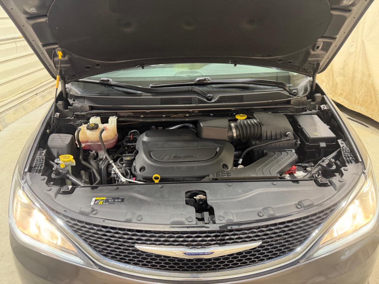 Chrysler Pacifica Touring FWD 2020