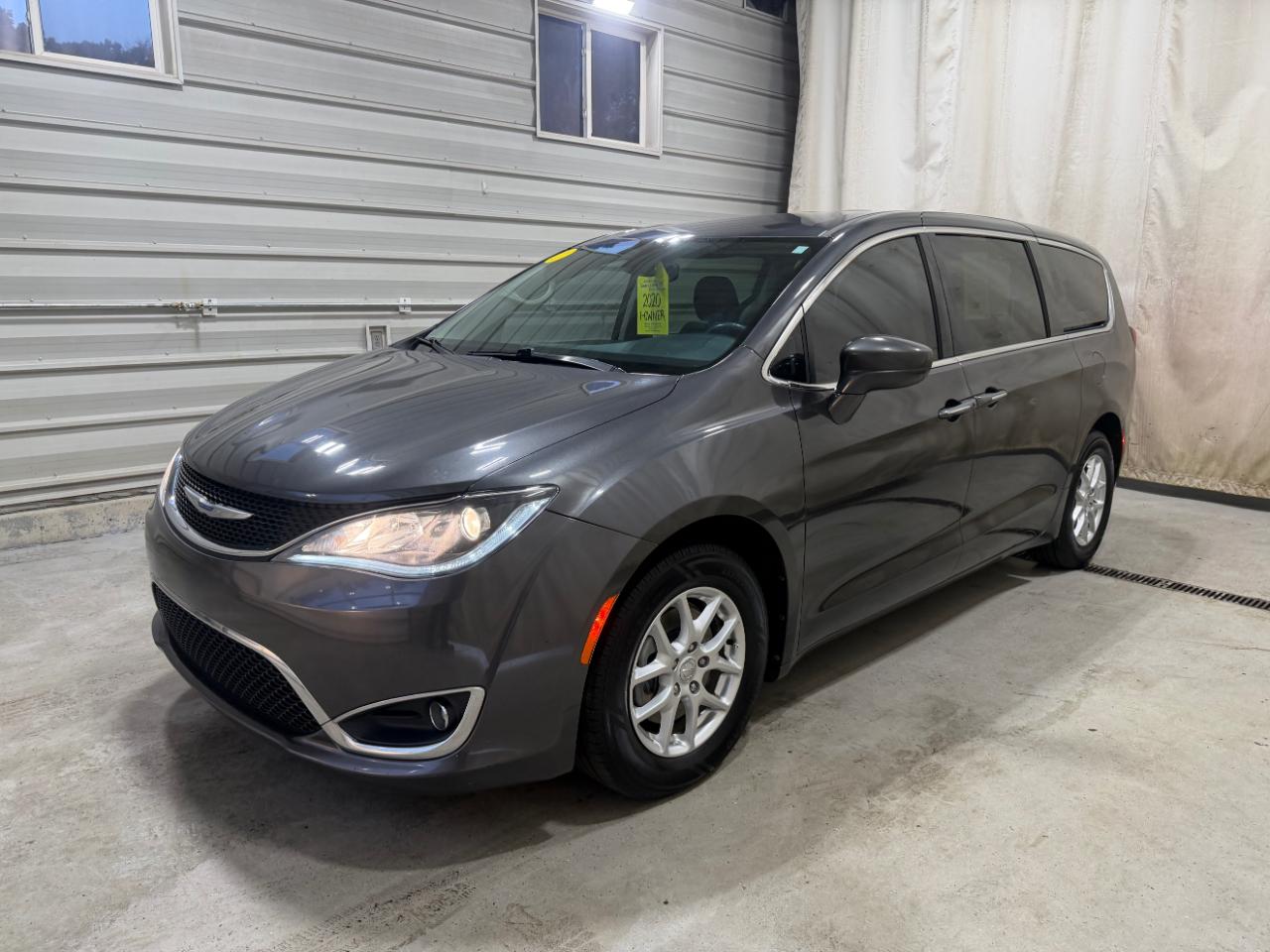 Chrysler Pacifica Touring FWD 2020