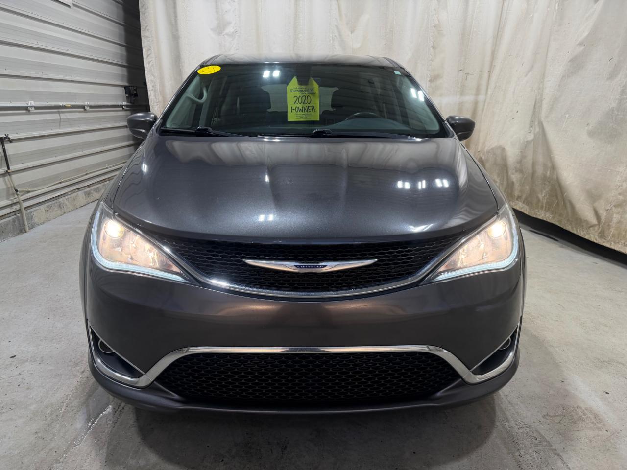 Chrysler Pacifica Touring FWD 2020