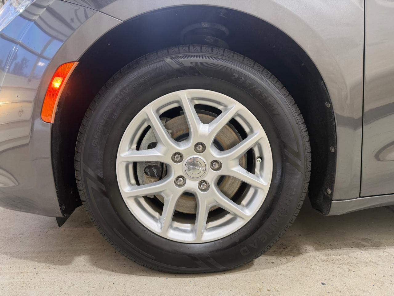 Chrysler Pacifica Touring FWD 2020