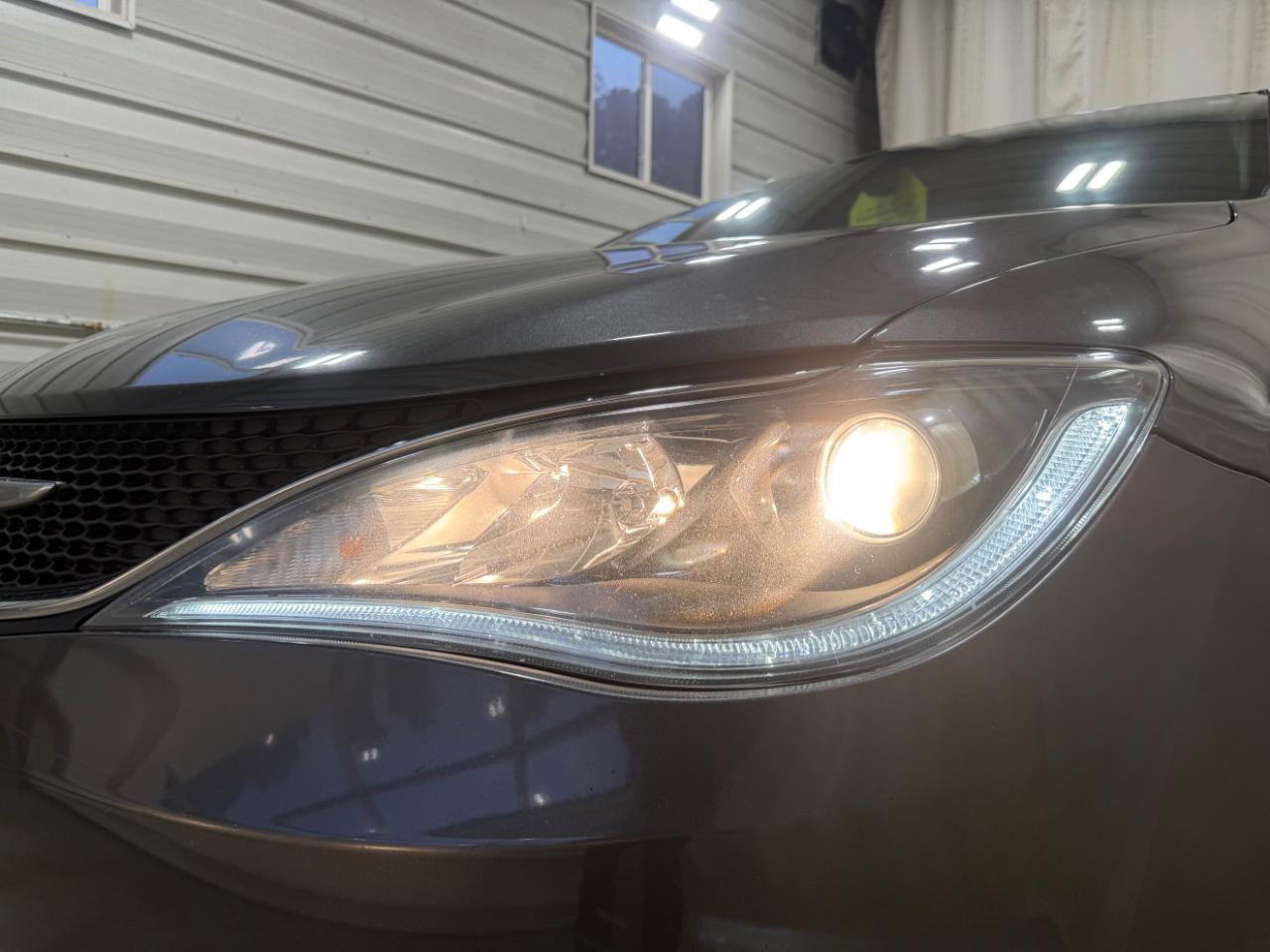 Chrysler Pacifica Touring FWD 2020
