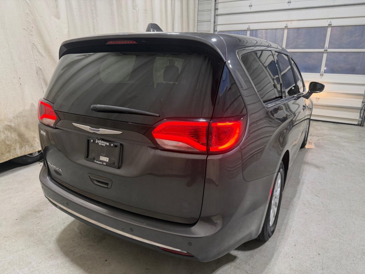 Chrysler Pacifica Touring FWD 2020
