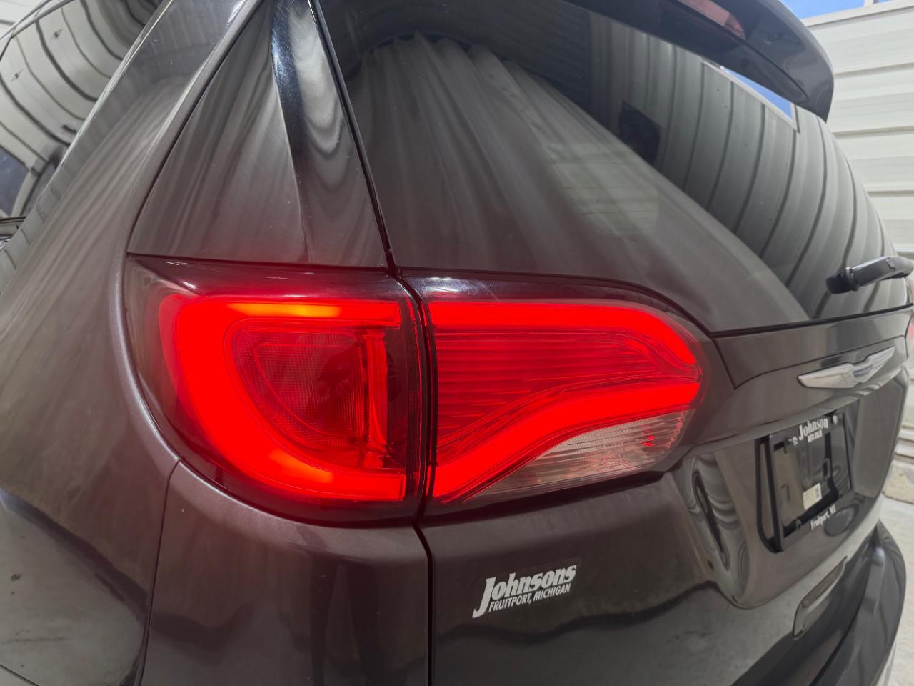 Chrysler Pacifica Touring FWD 2020