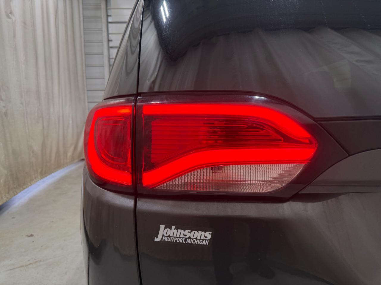 Chrysler Pacifica Touring FWD 2020