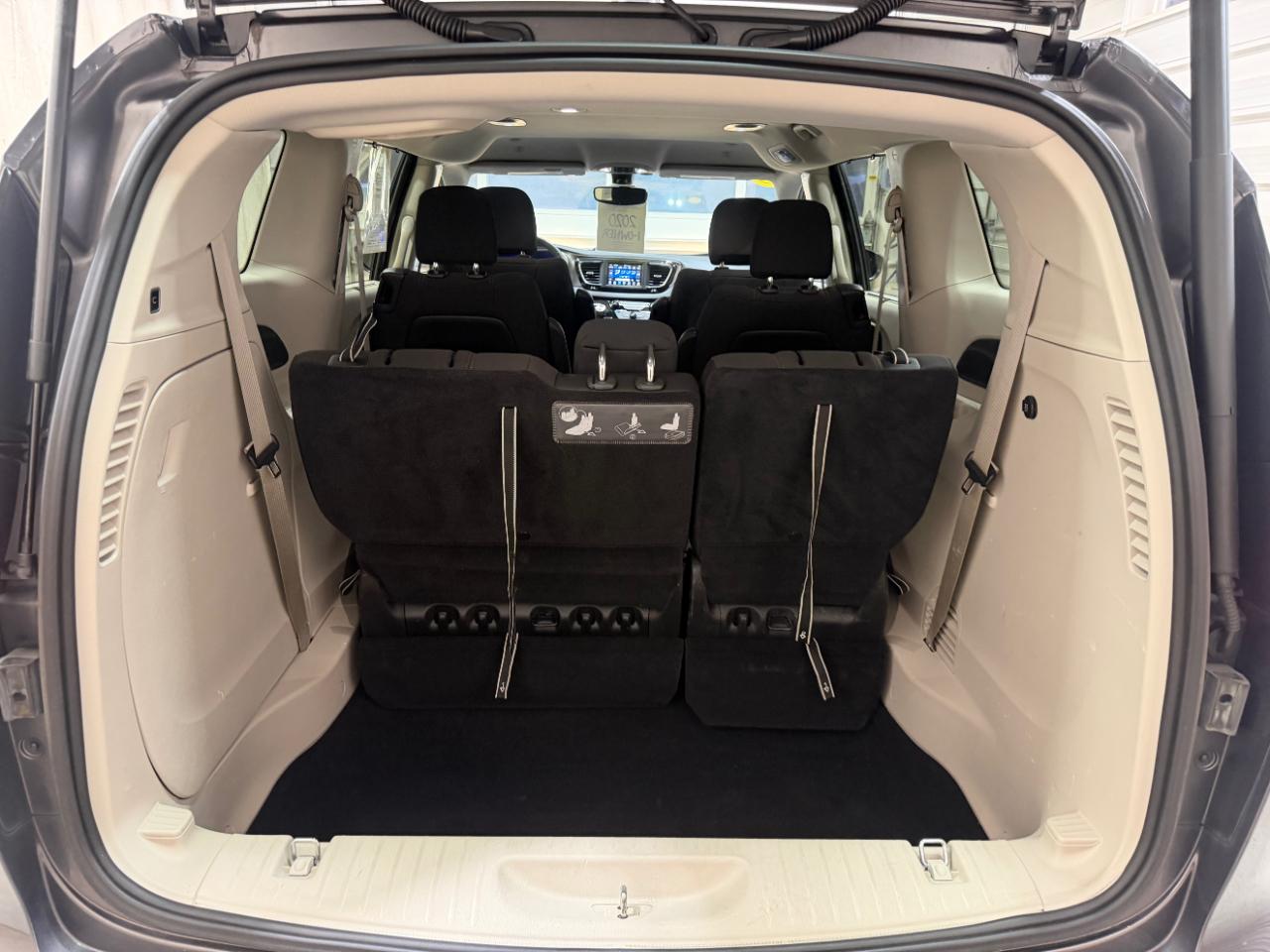 Chrysler Pacifica Touring FWD 2020