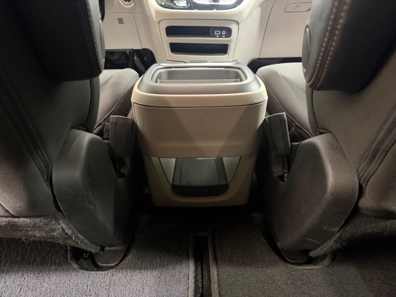 Chrysler Pacifica Touring FWD 2020