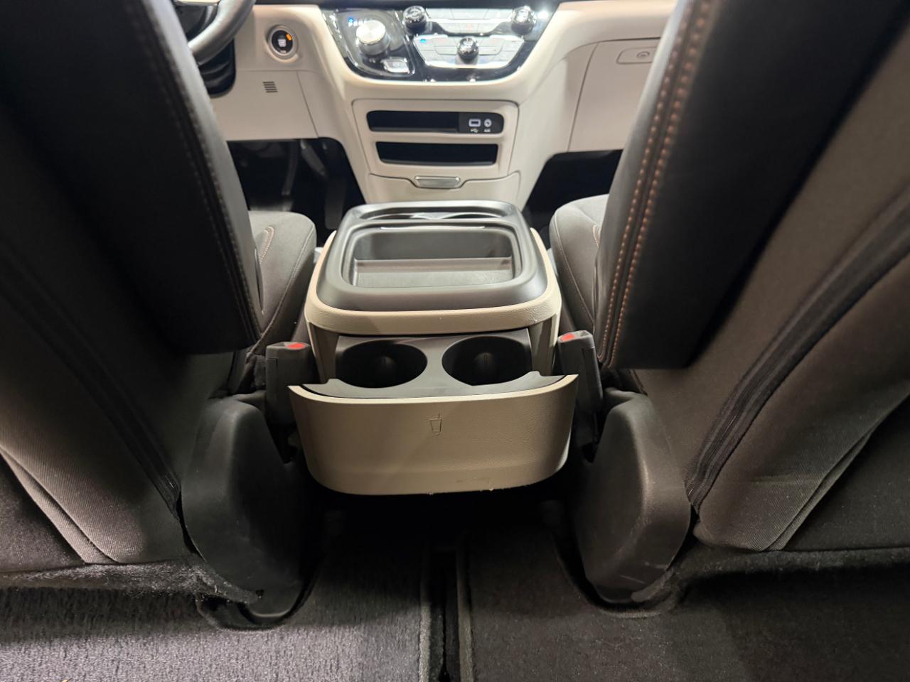 Chrysler Pacifica Touring FWD 2020