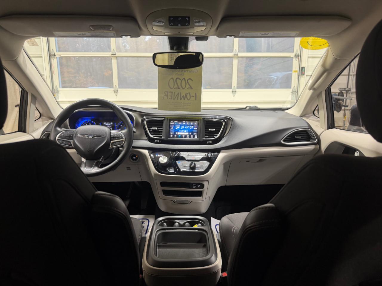 Chrysler Pacifica Touring FWD 2020