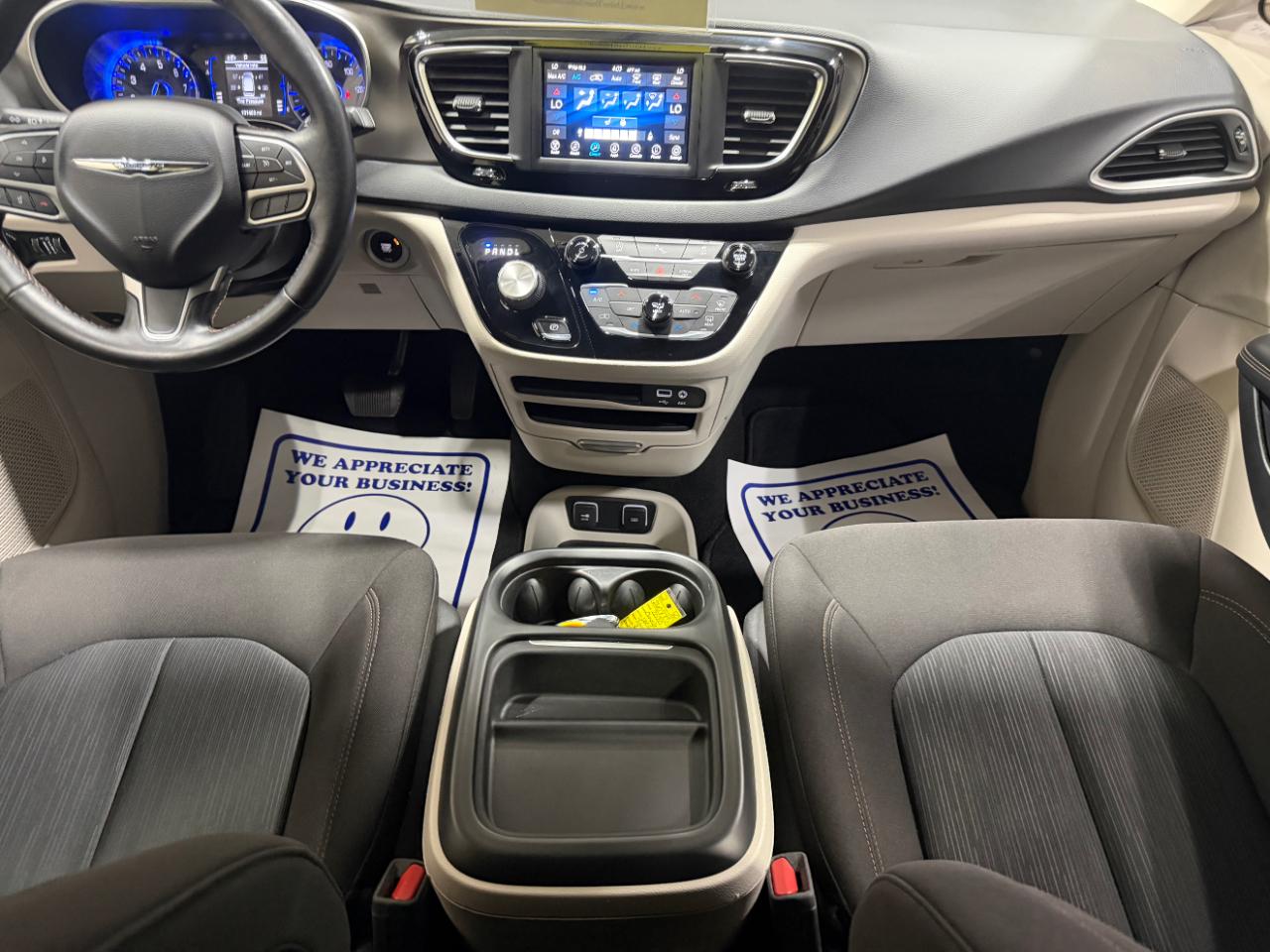 Chrysler Pacifica Touring FWD 2020