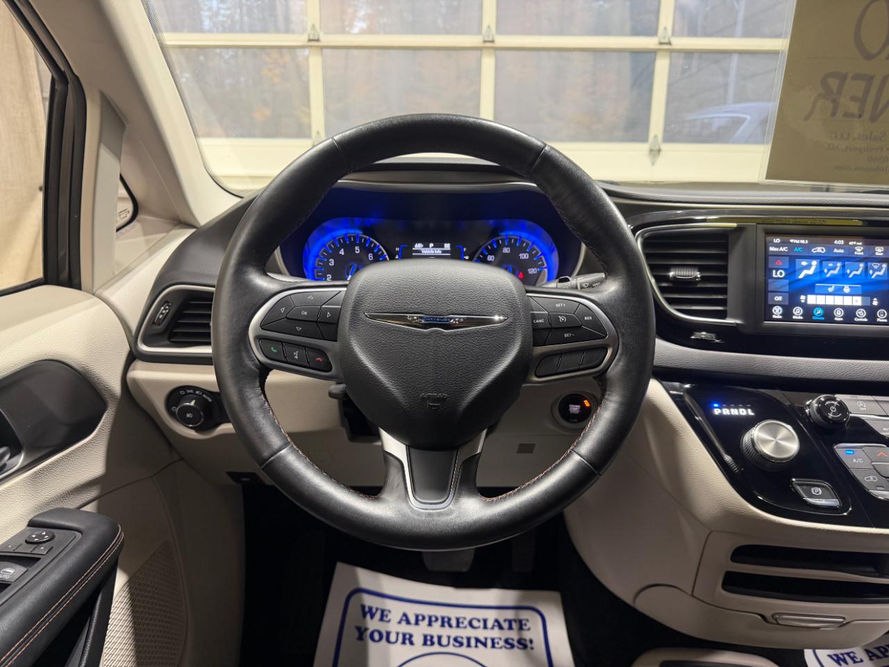 Chrysler Pacifica Touring FWD 2020