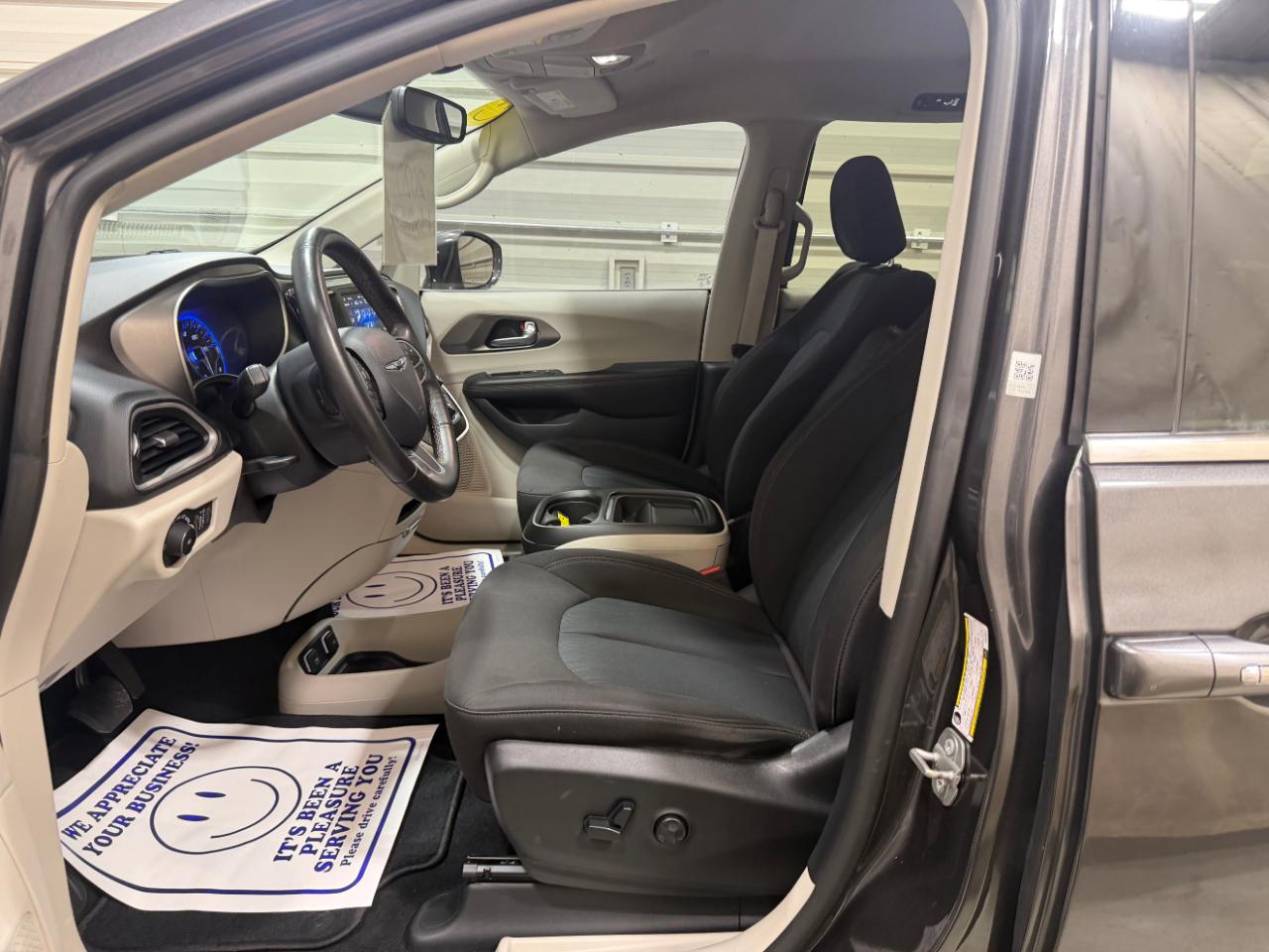 Chrysler Pacifica Touring FWD 2020