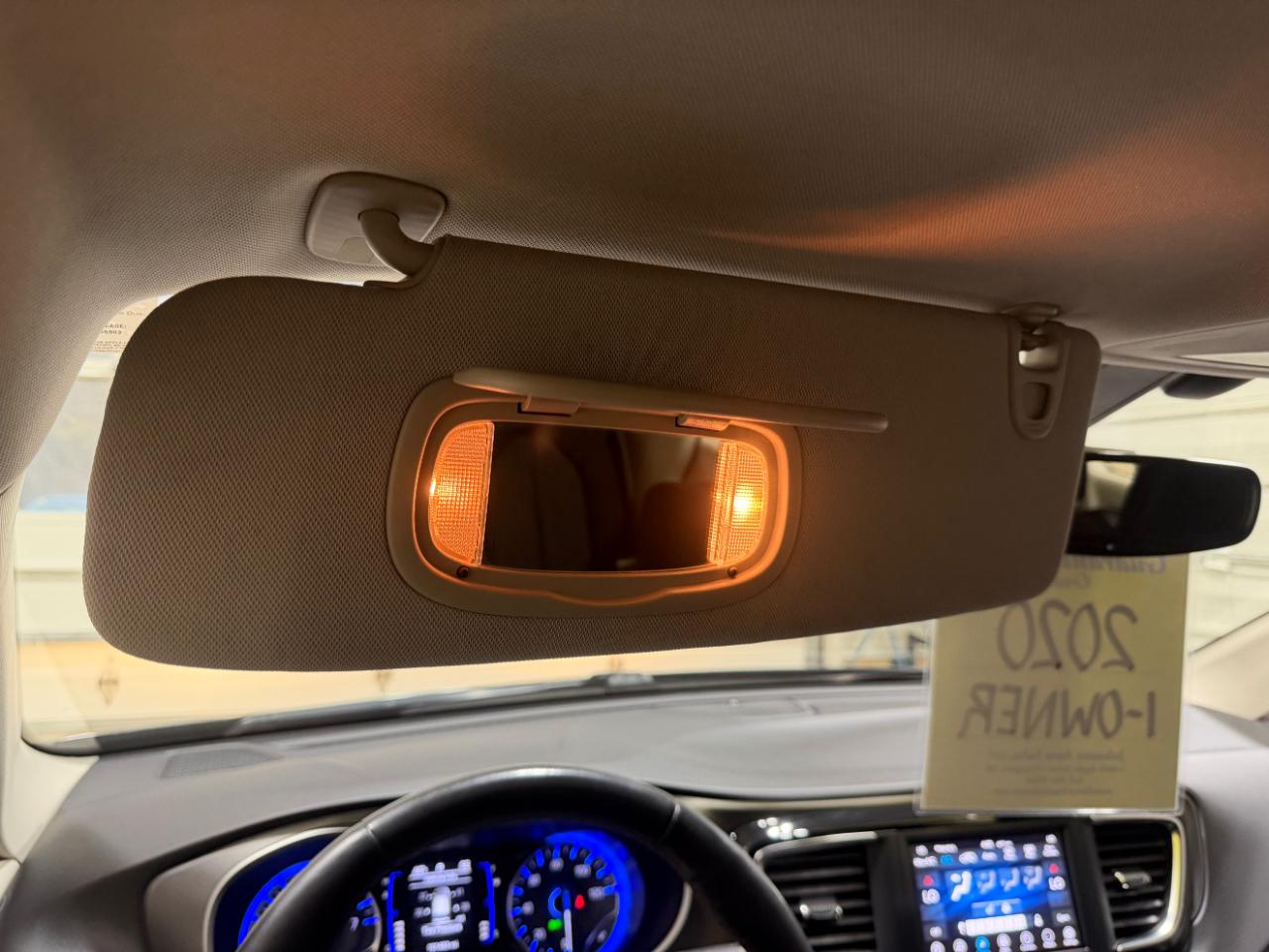 Chrysler Pacifica Touring FWD 2020