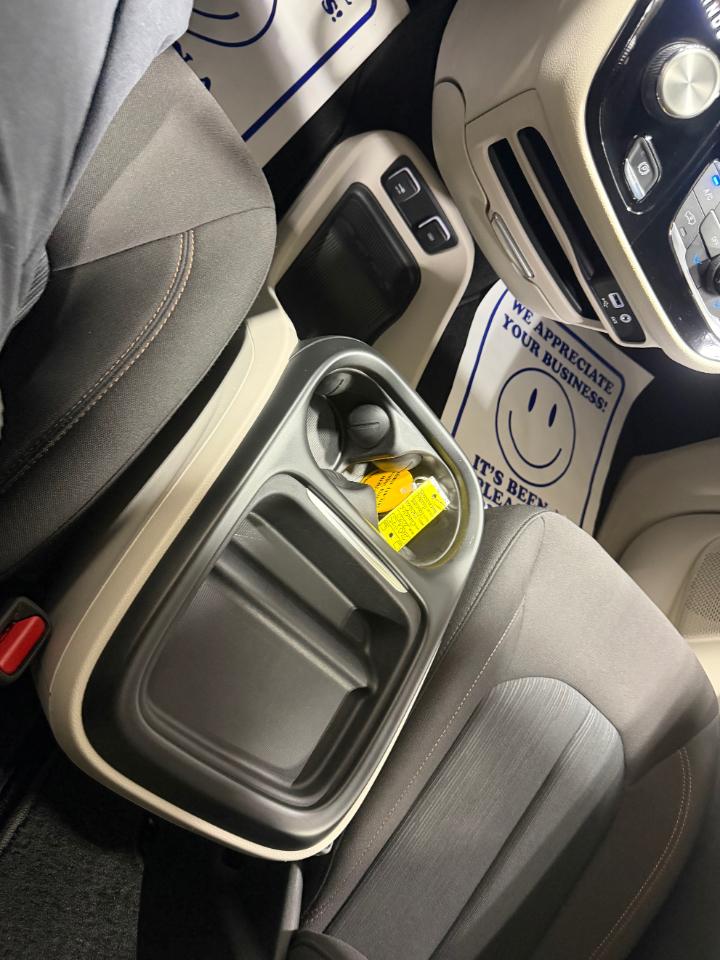 Chrysler Pacifica Touring FWD 2020
