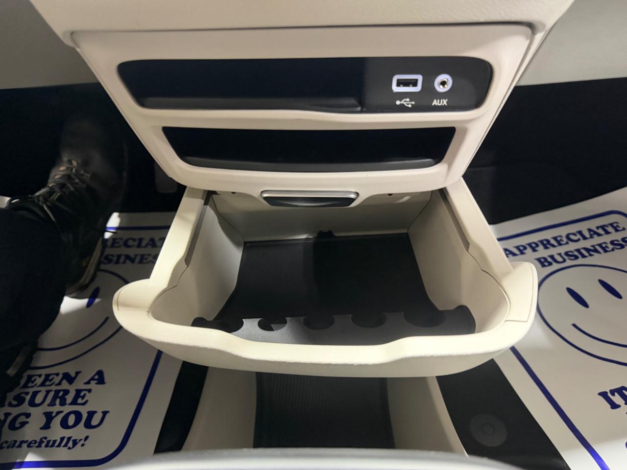 Chrysler Pacifica Touring FWD 2020