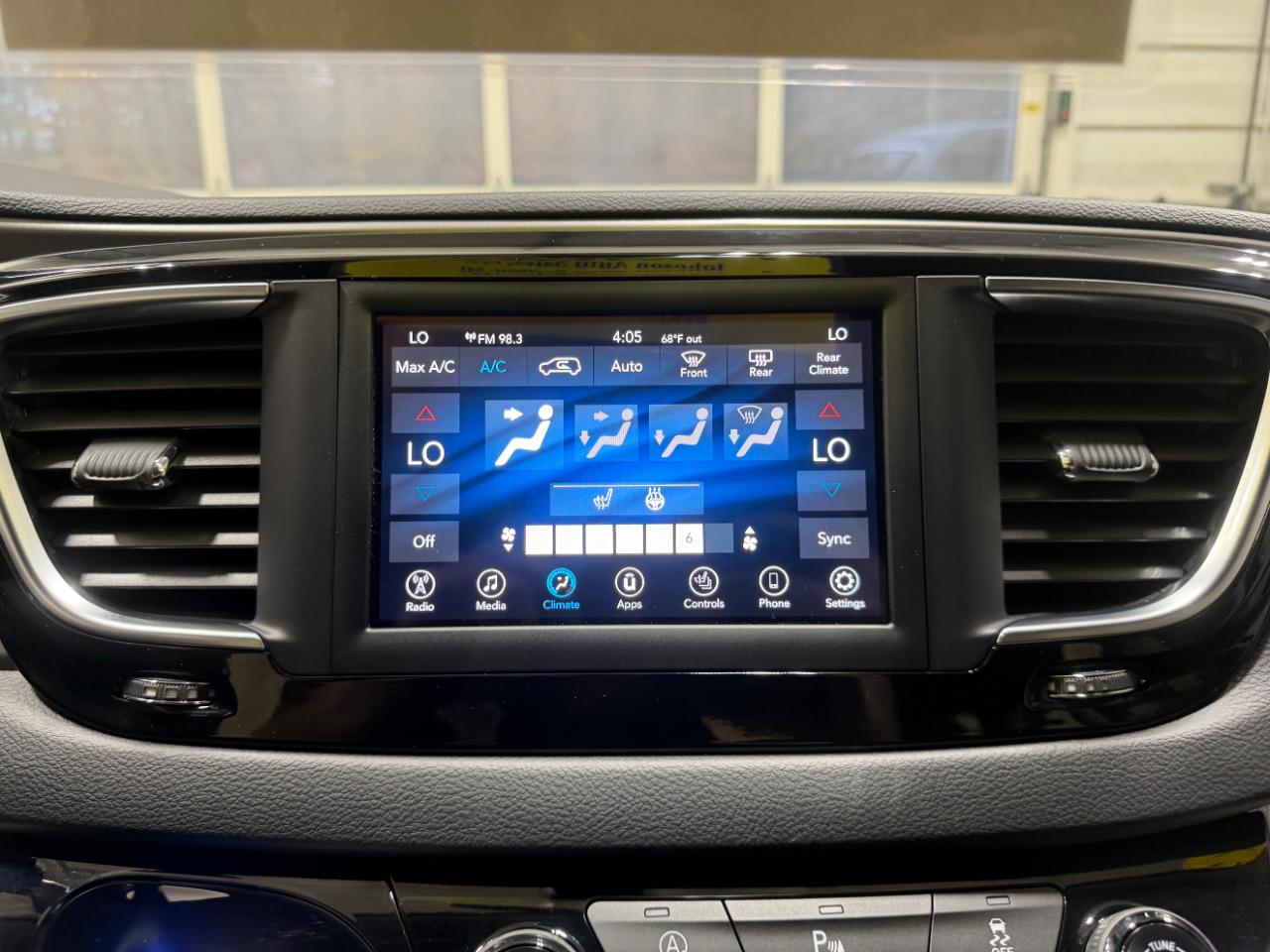 Chrysler Pacifica Touring FWD 2020