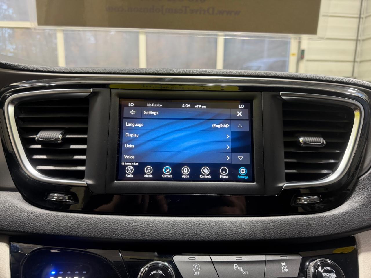 Chrysler Pacifica Touring FWD 2020