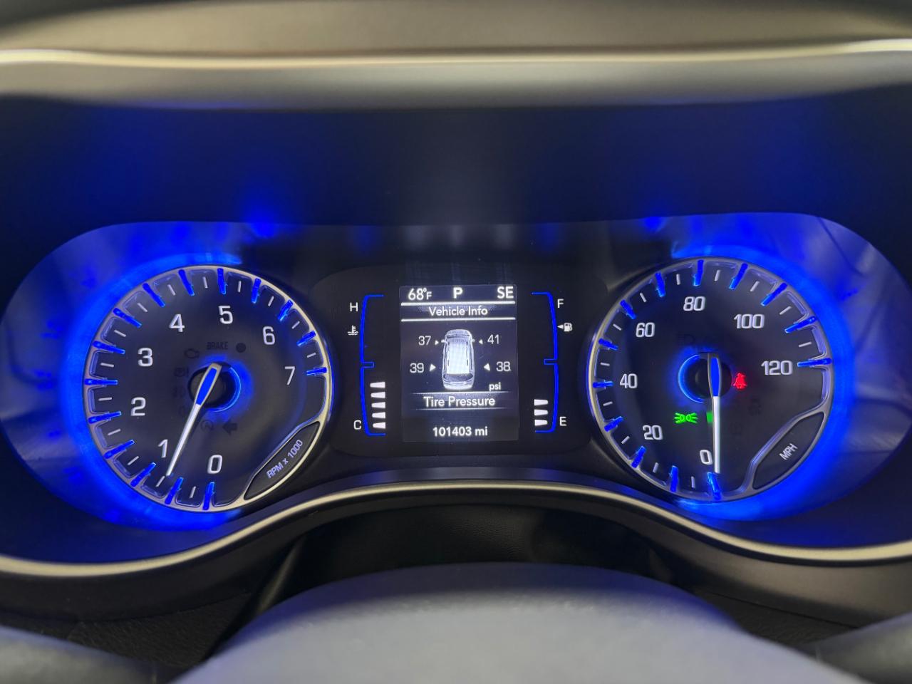 Chrysler Pacifica Touring FWD 2020