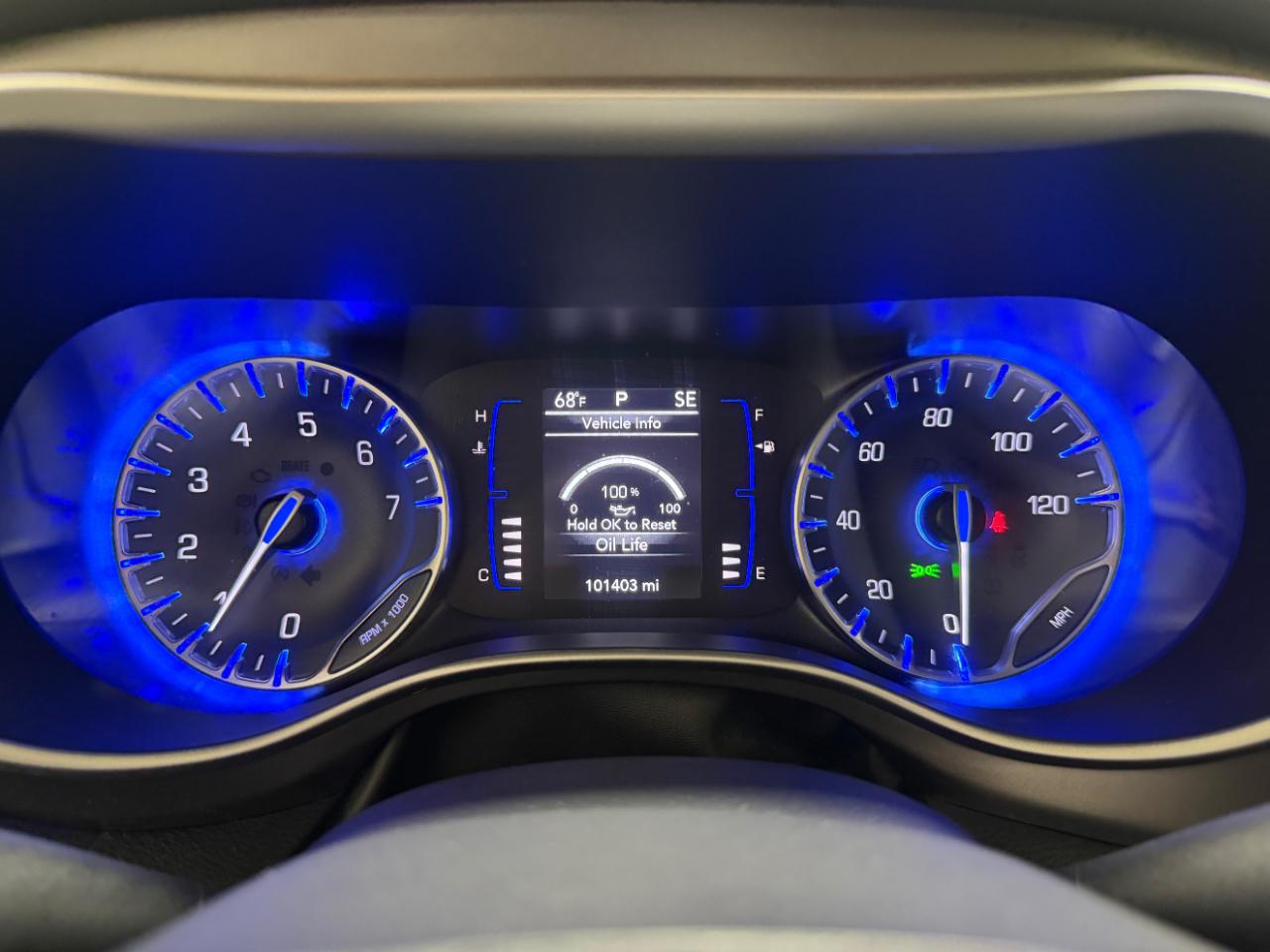 Chrysler Pacifica Touring FWD 2020