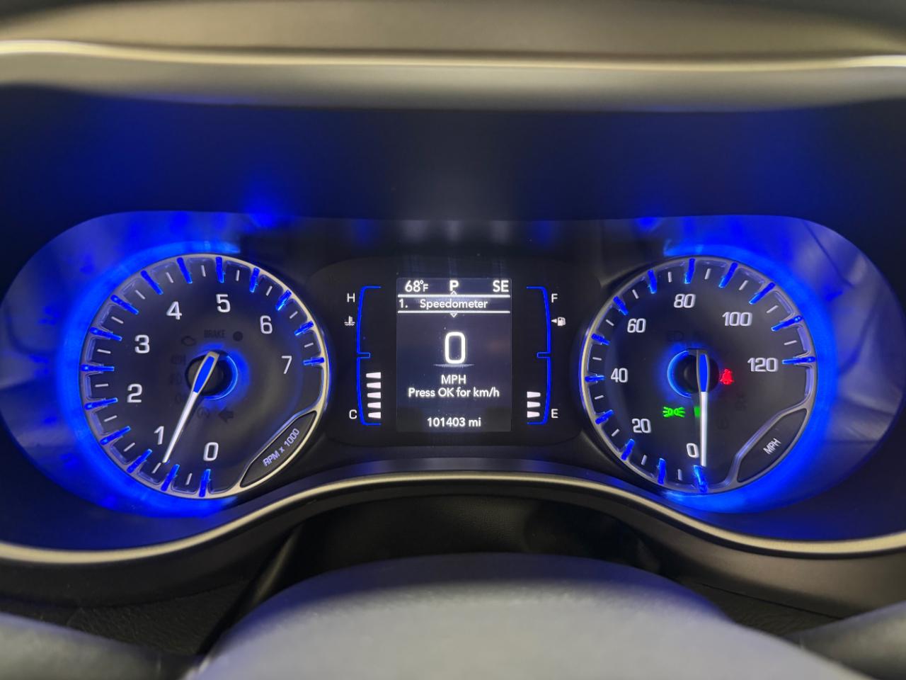 Chrysler Pacifica Touring FWD 2020