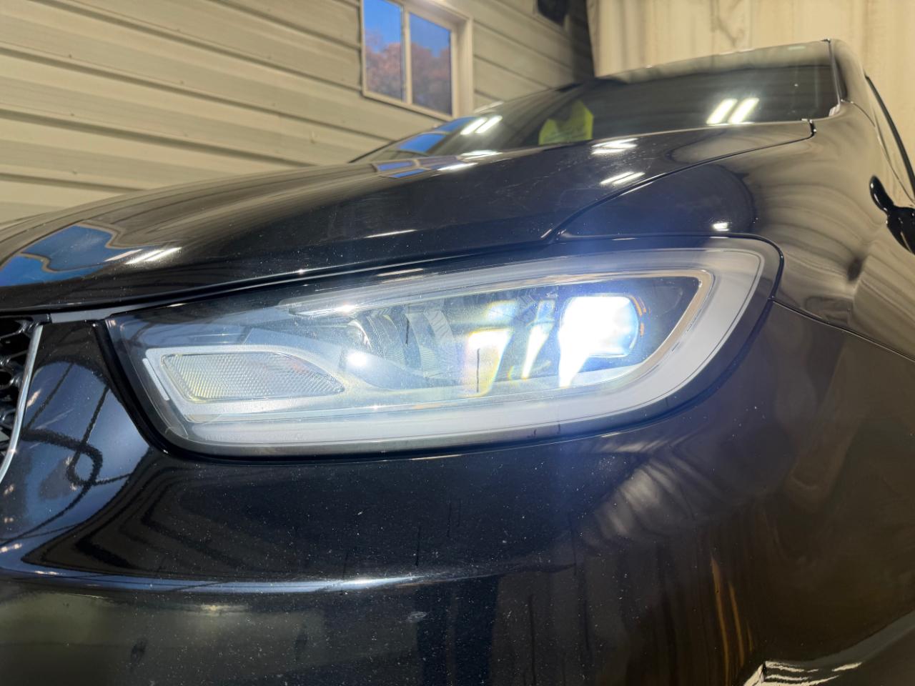 Chrysler Pacifica Touring FWD 2024