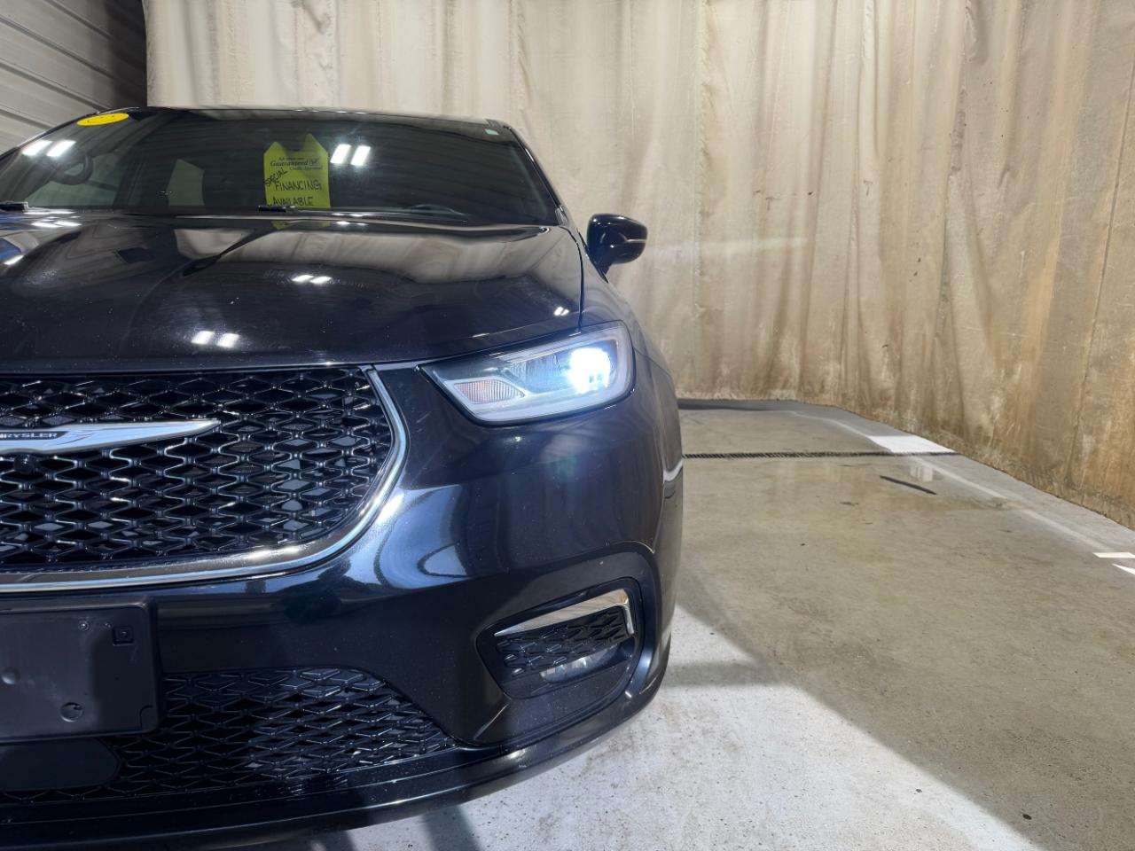 Chrysler Pacifica Touring FWD 2024