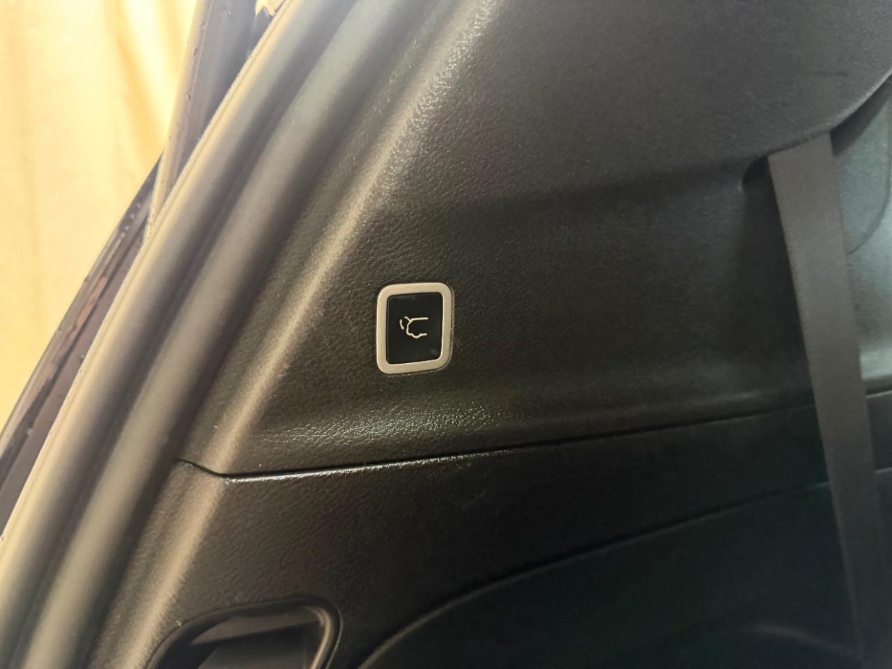 Chrysler Pacifica Touring FWD 2024