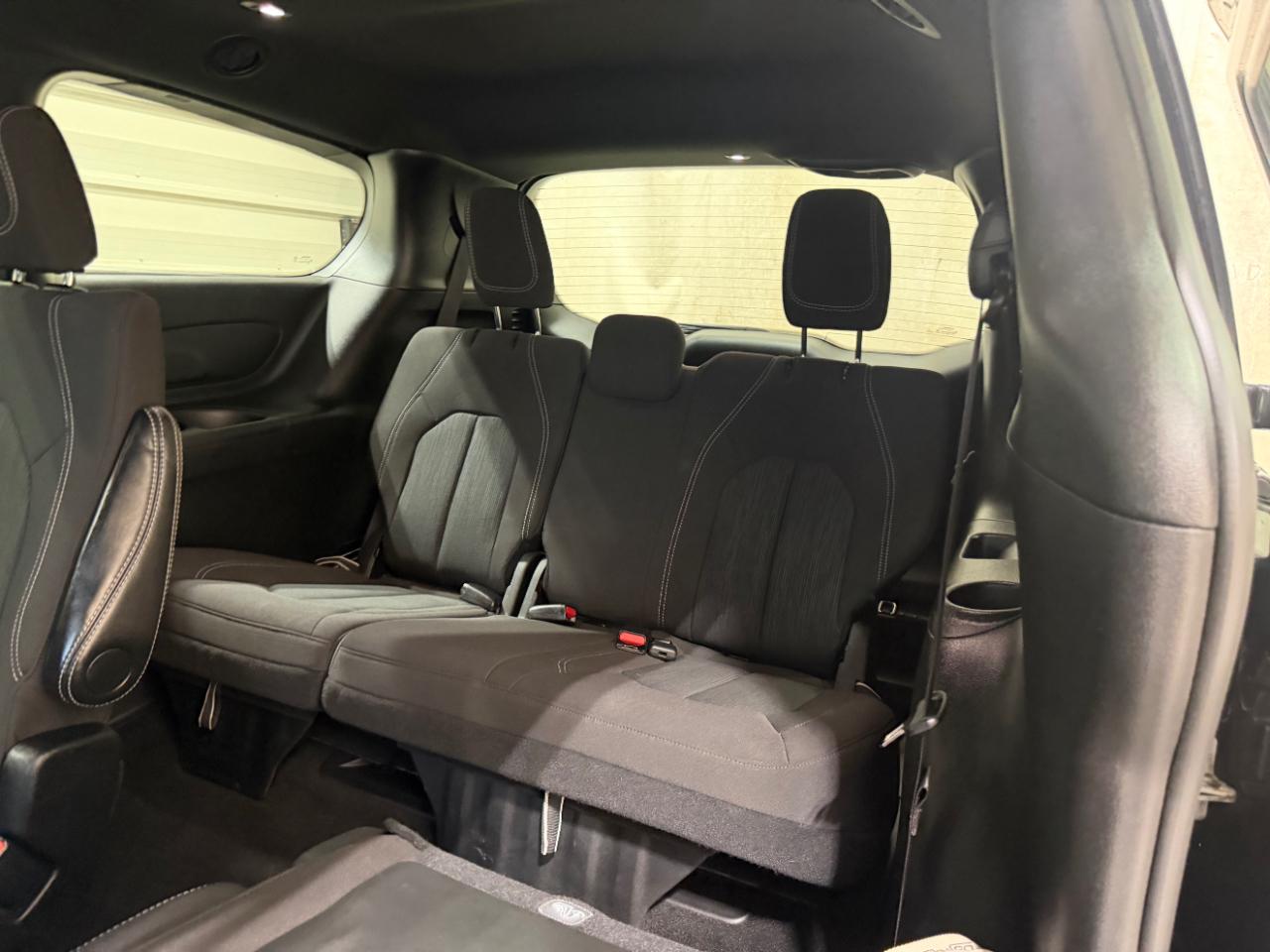 Chrysler Pacifica Touring FWD 2024