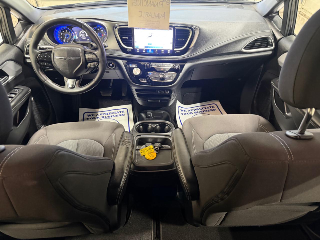 Chrysler Pacifica Touring FWD 2024