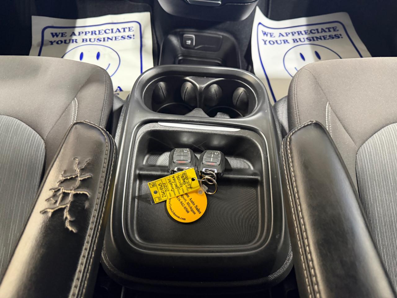 Chrysler Pacifica Touring FWD 2024