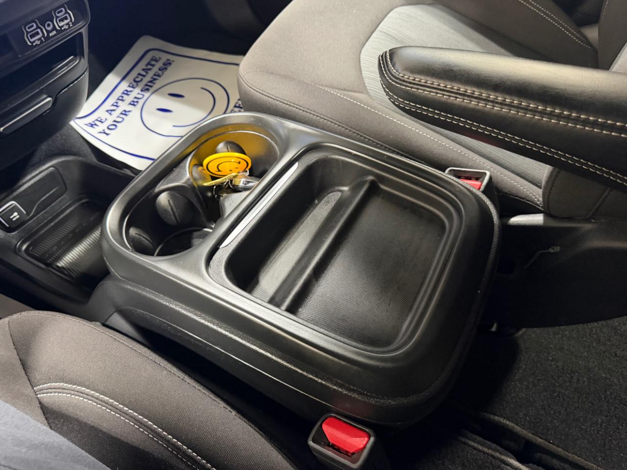 Chrysler Pacifica Touring FWD 2024