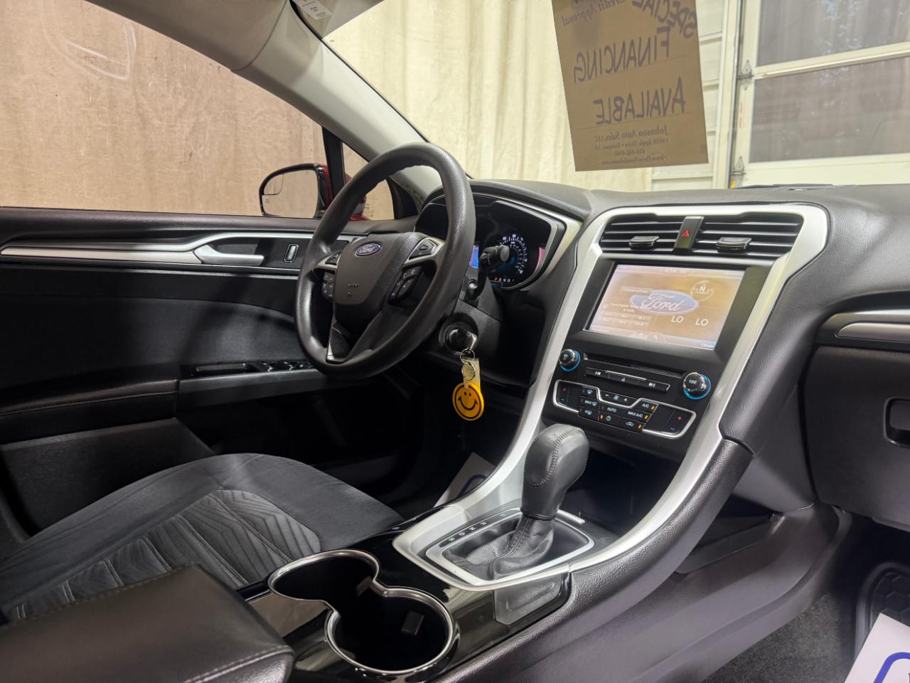 Ford Fusion 4dr Sdn SE FWD 2016