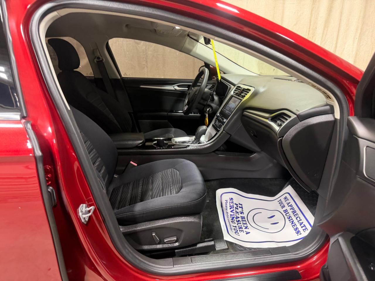 Ford Fusion 4dr Sdn SE FWD 2016