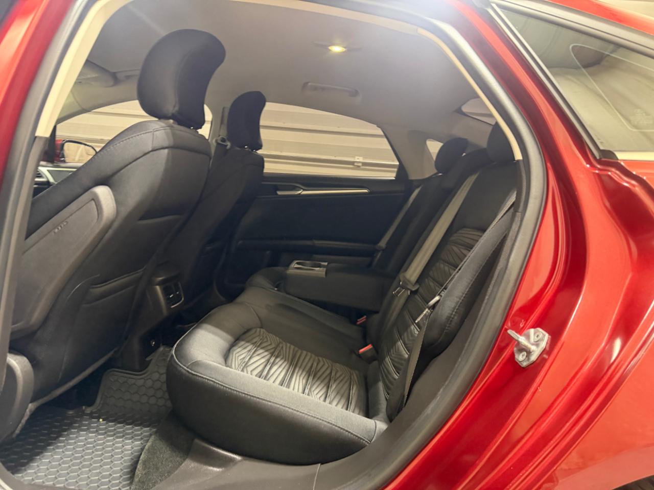 Ford Fusion 4dr Sdn SE FWD 2016