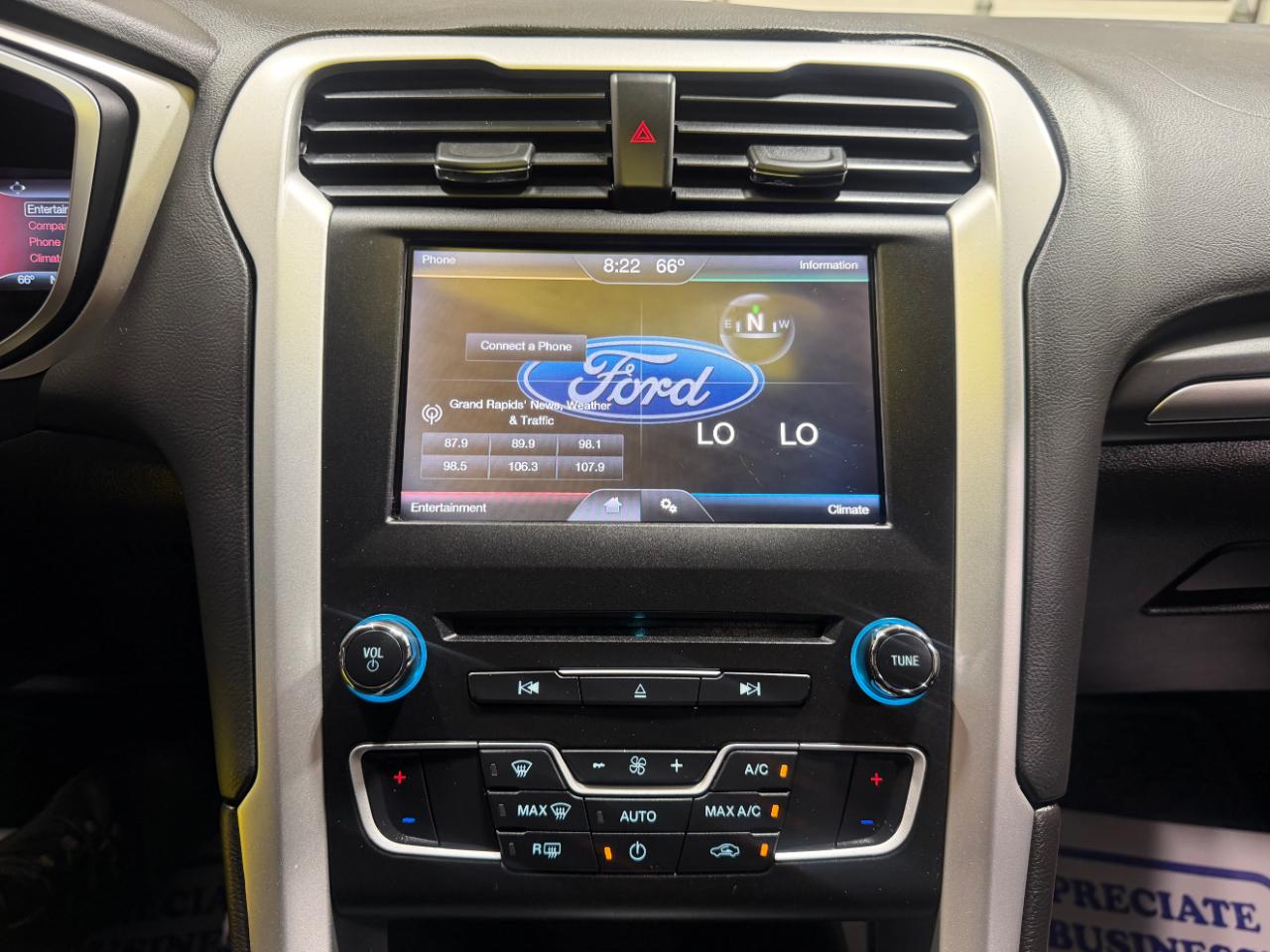Ford Fusion 4dr Sdn SE FWD 2016