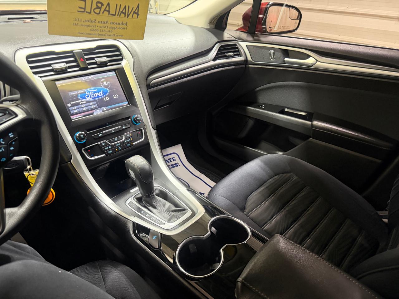 Ford Fusion 4dr Sdn SE FWD 2016