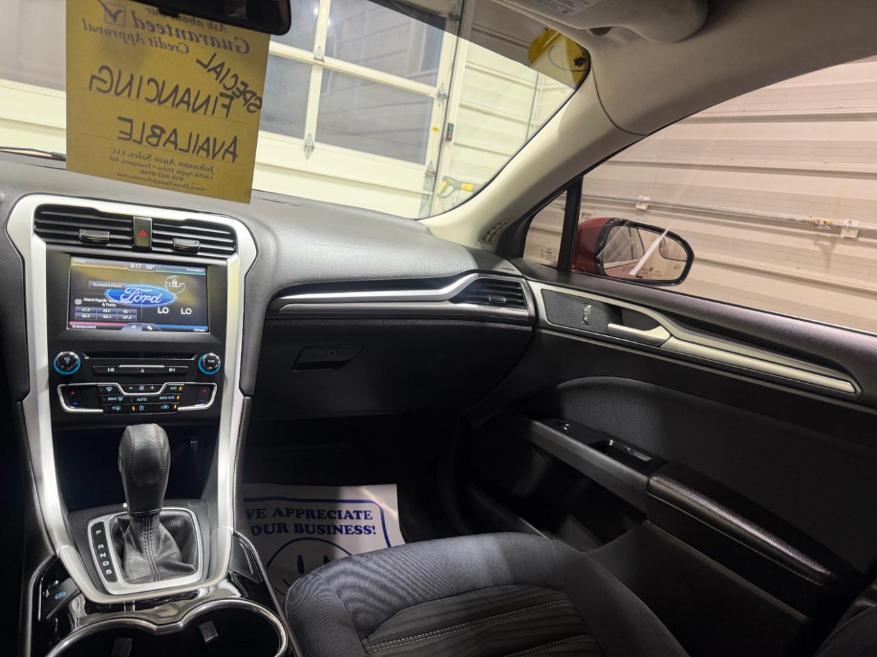 Ford Fusion 4dr Sdn SE FWD 2016