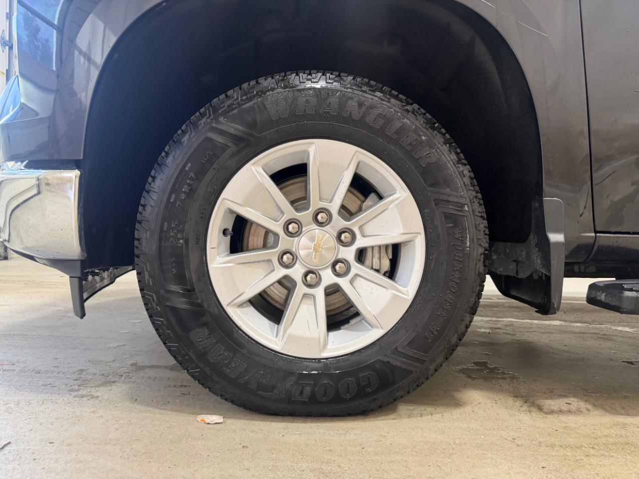 Chevrolet Silverado 1500 4WD Crew Cab 147" LT w/1LT 2023