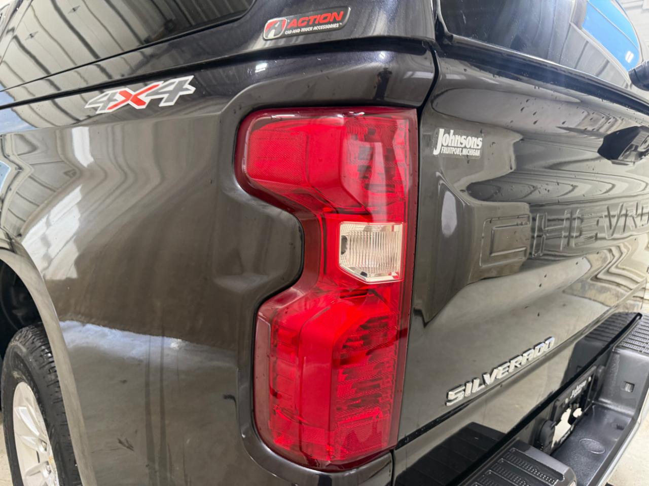 Chevrolet Silverado 1500 4WD Crew Cab 147" LT w/1LT 2023