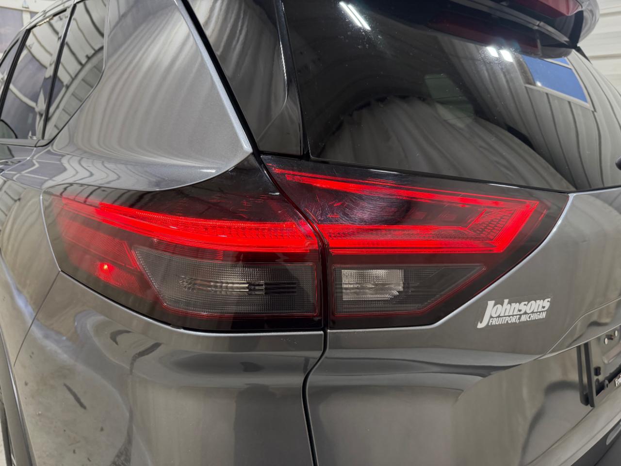 Nissan Rogue FWD SV 2021