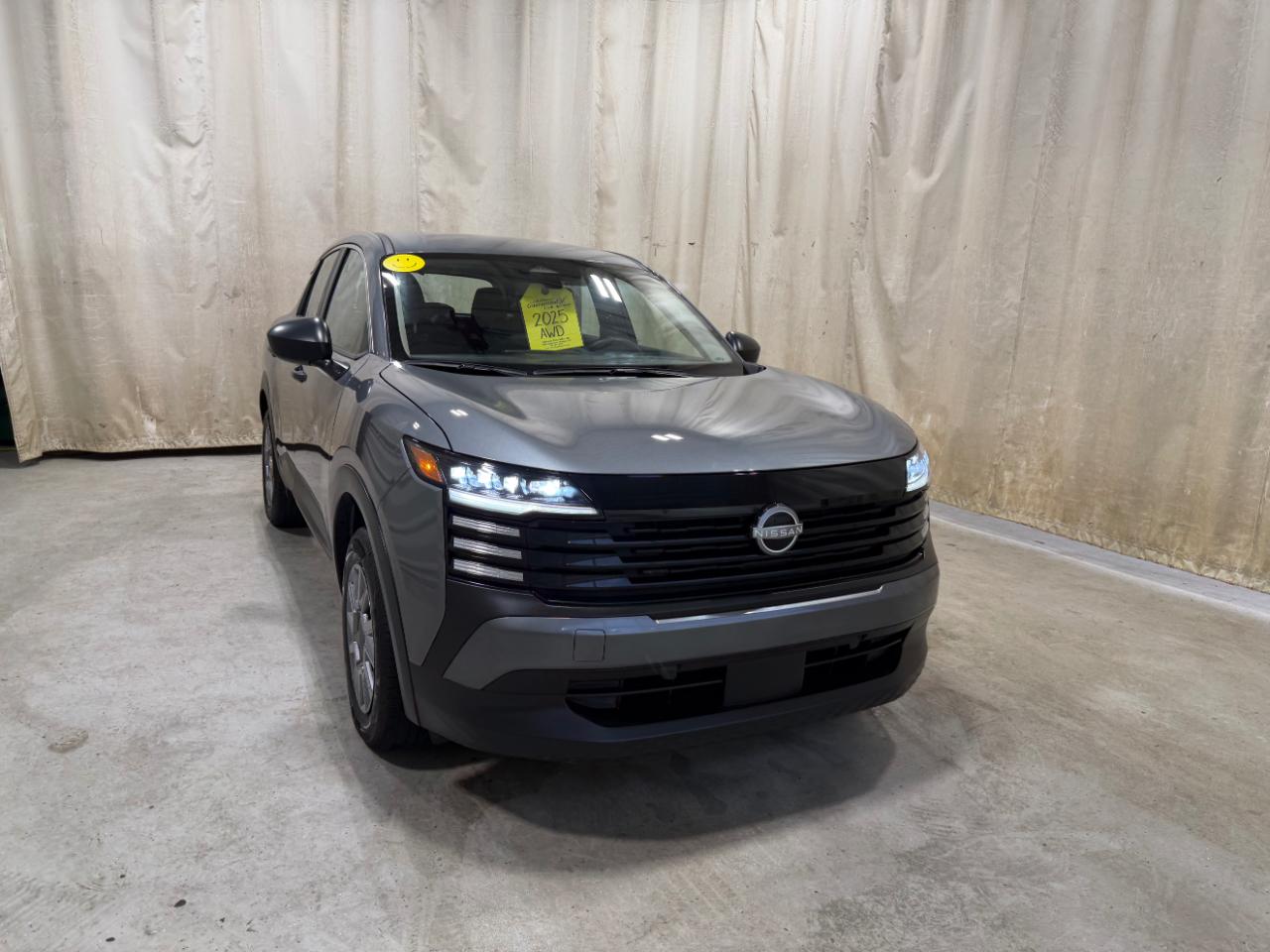Nissan Kicks S AWD 2025