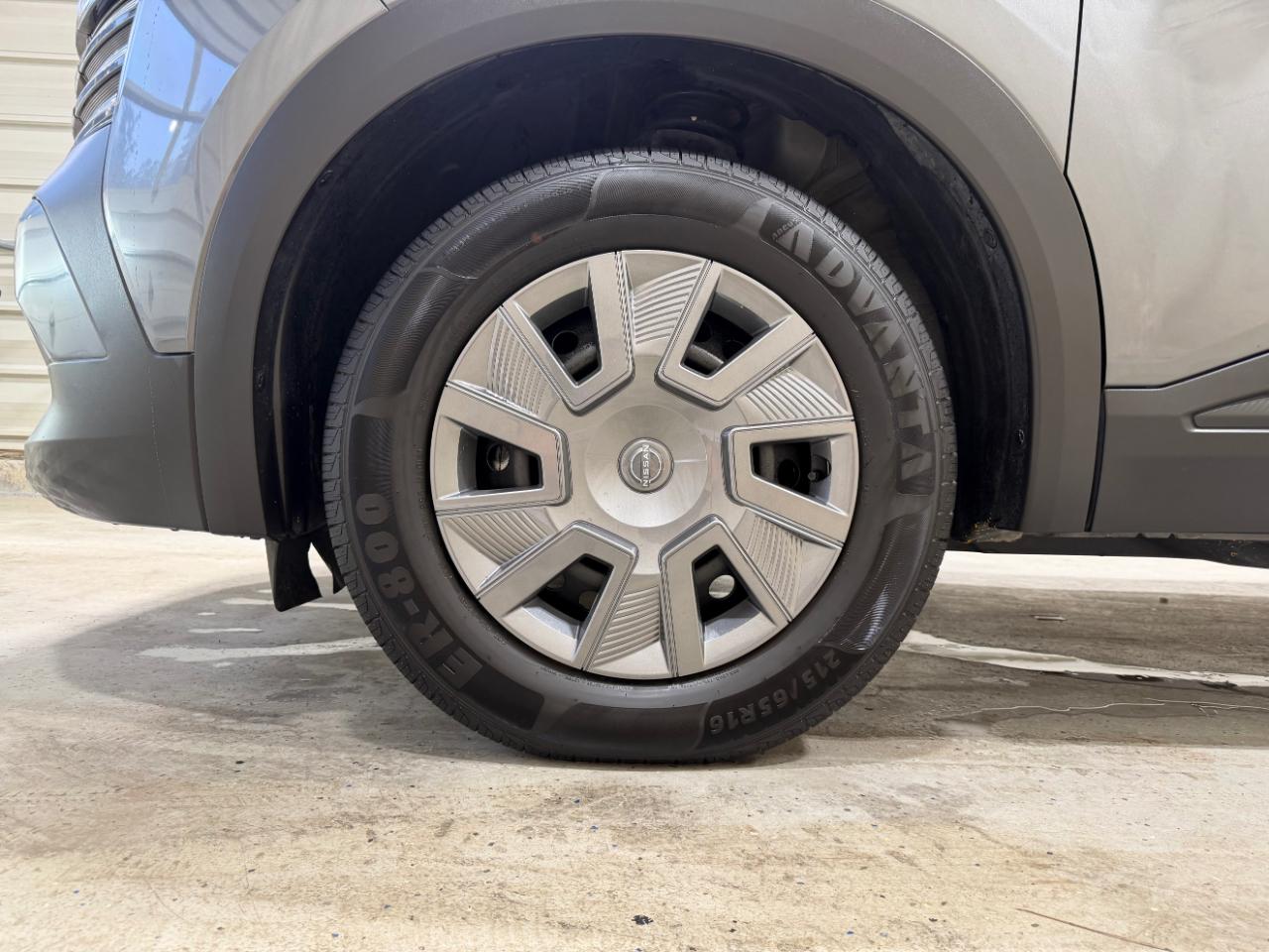 Nissan Kicks S AWD 2025