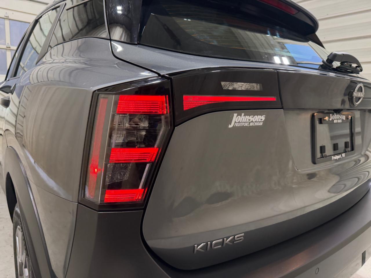 Nissan Kicks S AWD 2025
