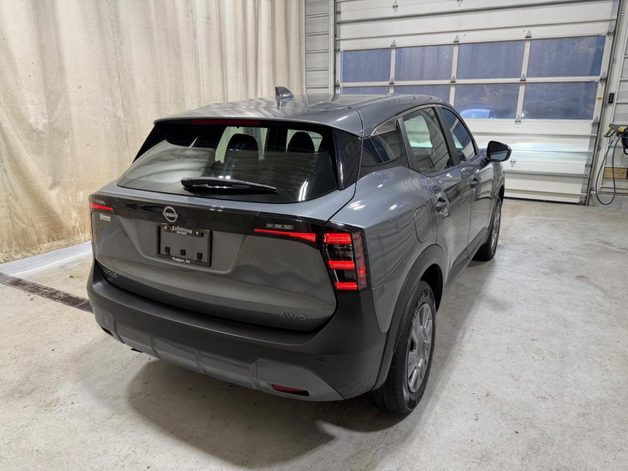 Nissan Kicks S AWD 2025
